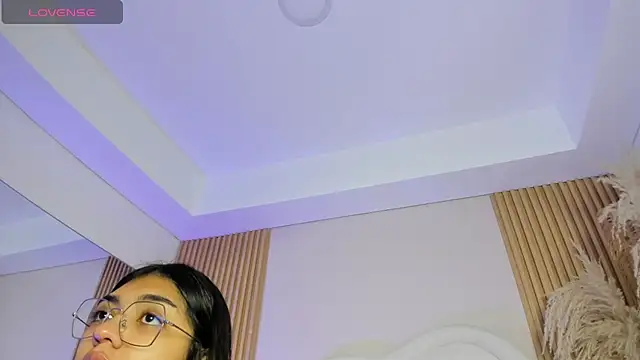 rebeca taylor online show from February 7, 3:36 am