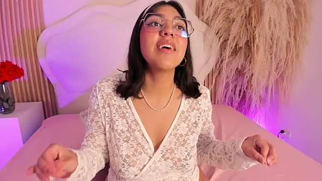 rebeca taylor online show from February 20, 6:19 am