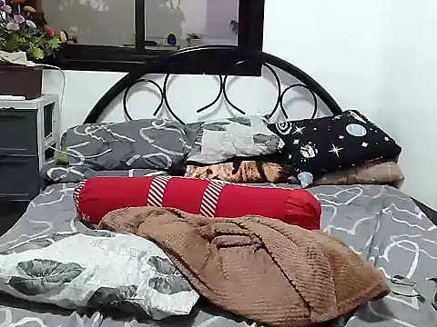 yummychubby29 online show from March 12, 9:57 am