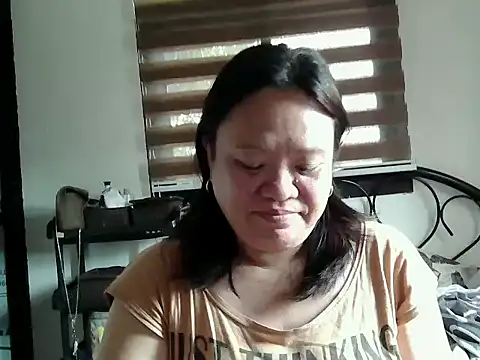 yummychubby29 online show from February 8, 4:10 am