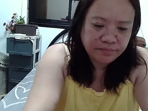 yummychubby29 online show from March 9, 10:19 am