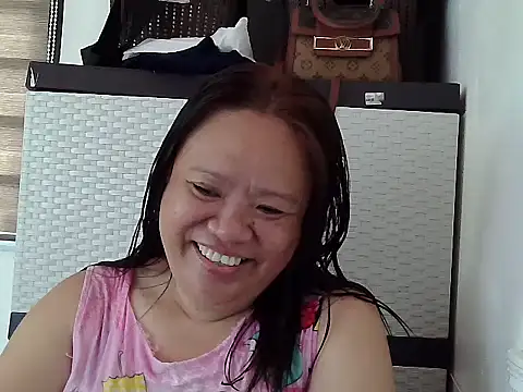 yummychubby29 online show from May 14, 3:14 am
