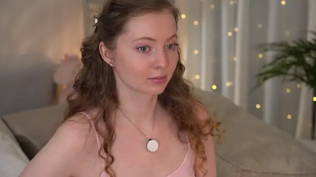 moan elisa online show from April 2, 12:51 am