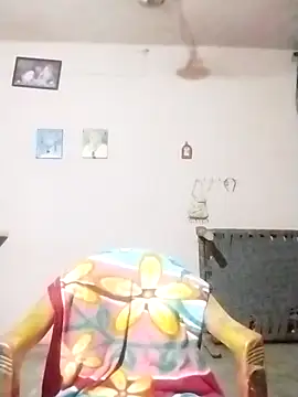 Kitti-Sharma online show from April 17, 3:31 am