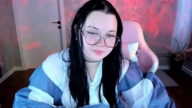 Kira G0ld online show from April 10, 1:01 am