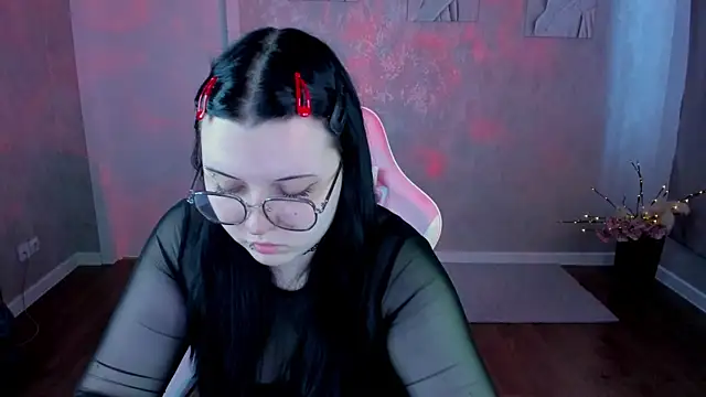 Kira G0ld online show from April 7, 1:07 am