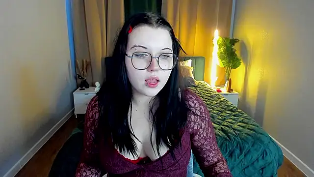 Kira G0ld online show from March 5, 1:02 am