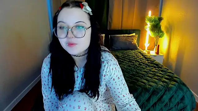 Kira G0ld online show from March 8, 1:11 am