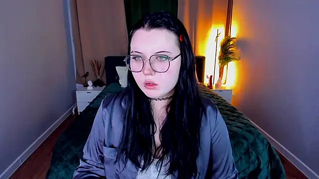 Kira G0ld online show from March 24, 1:05 am