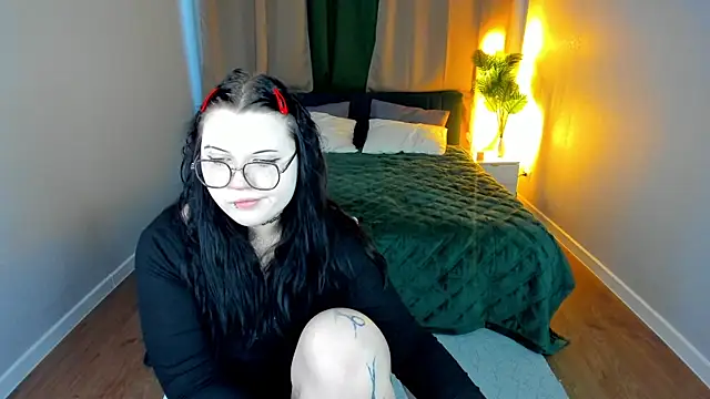 Kira G0ld online show from March 15, 1:12 am