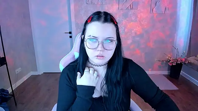 Kira G0ld online show from April 11, 1:02 am