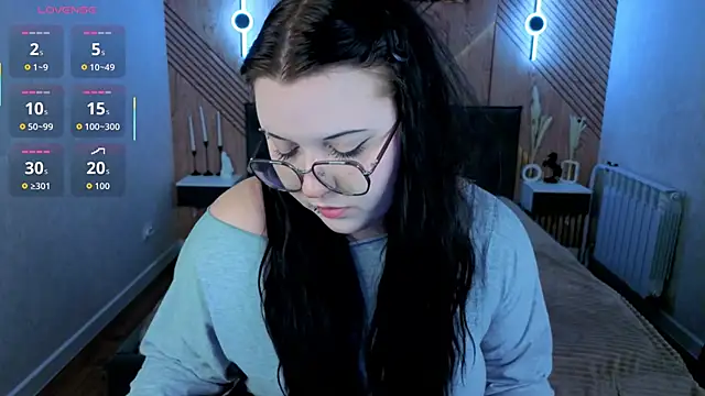 Kira G0ld online show from May 29, 9:04 am