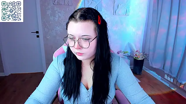 Kira G0ld online show from April 19, 9:10 am