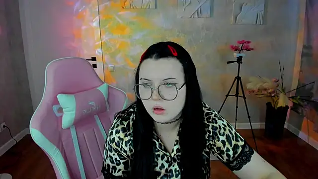 Kira G0ld online show from March 23, 1:06 am