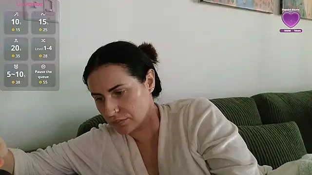 Snapshot of ViolettBaby chatting on February 5, 6:04 pm ViolettBaby online show from February 5, 6:04 pm