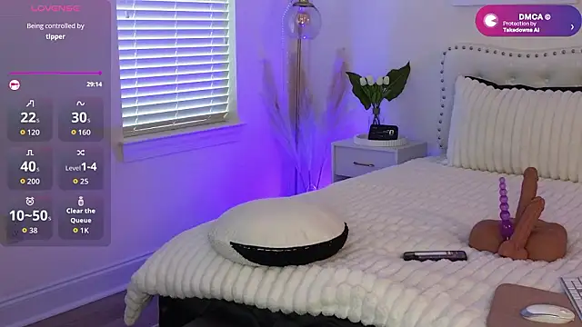 Snapshot of ViolettBaby chatting on February 28, 7:24 pm ViolettBaby online show from February 28, 7:24 pm