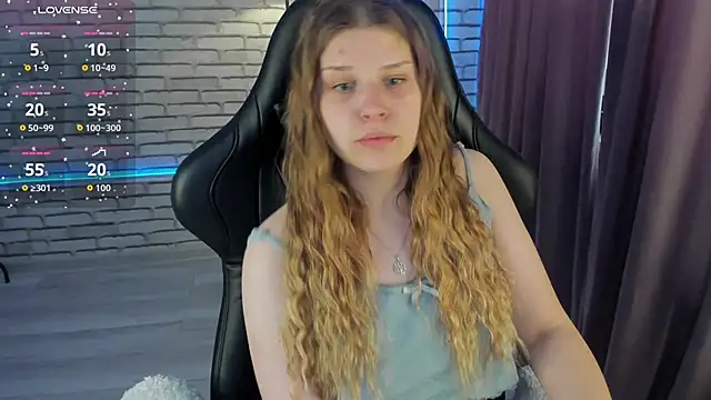 crispy amber online show from February 22, 9:22 am