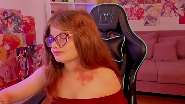 ChloeHalses online show from March 31, 5:09 am