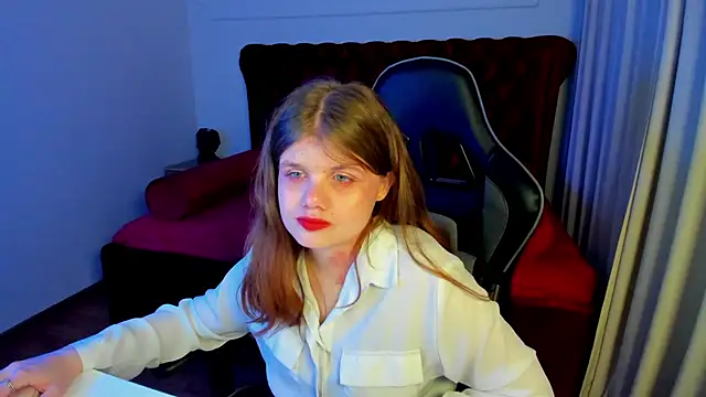 ChloeHalses online show from May 15, 5:11 pm