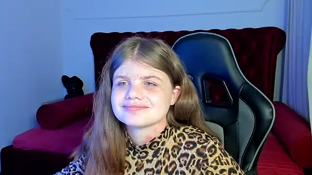 ChloeHalses online show from May 8, 5:06 pm