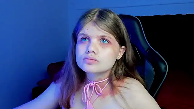 ChloeHalses online show from May 24, 5:02 pm