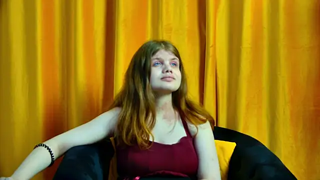 ChloeHalses online show from May 16, 5:12 pm