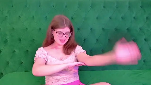 ChloeHalses online show from March 10, 5:22 am