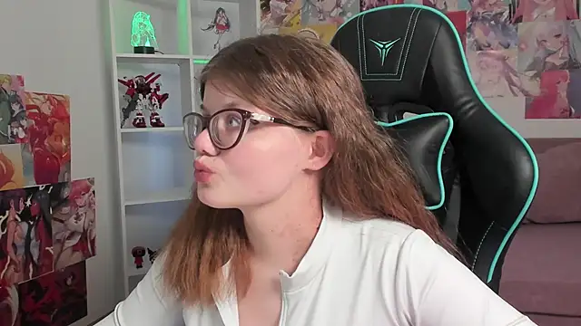 Snapshot of ChloeHalses chatting on February 4, 8:04 pm ChloeHalses online show from February 4, 8:04 pm