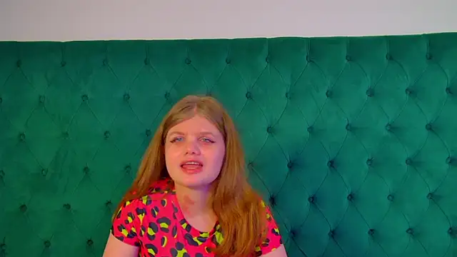 ChloeHalses online show from April 28, 5:12 am