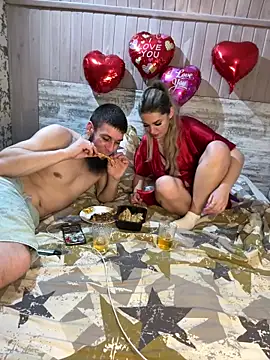 Snapshot of Sweetcoople28 chatting on February 14, 7:58 pm Sweetcoople28 online show from February 14, 7:58 pm