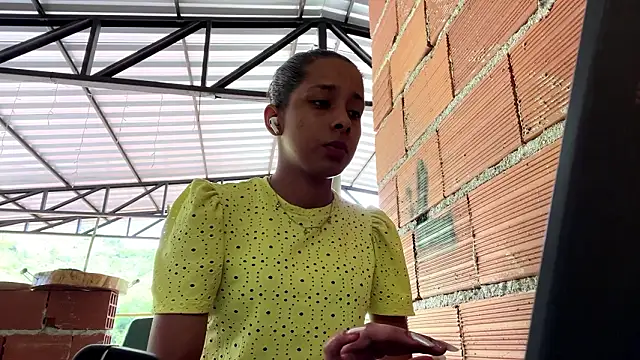 KayleenStoyanoff online show from February 20, 1:35 pm