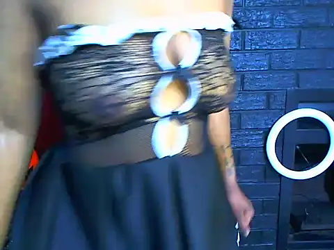 Snapshot of Lindabee34 chatting on February 15, 9:47 pm Lindabee34 online show from February 15, 9:47 pm