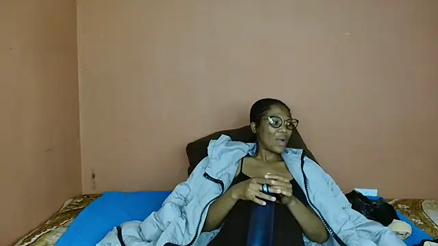 ForeverSexy  online show from April 18, 7:07 pm