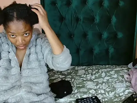 Snapshot of ForeverSexy_ chatting on July 16, 6:54 am ForeverSexy online show from July 16, 6:54 am