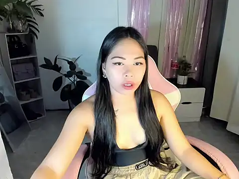 Ursweetyshaine online show from April 10, 11:34 pm