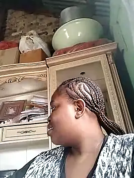 Snapshot of blxckiey chatting on February 13, 1:22 pm blxckiey online show from February 13, 1:22 pm