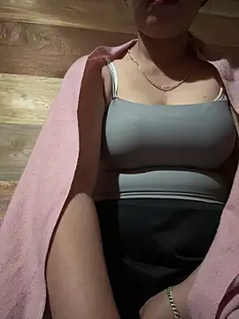 Naoo Chan01 online show from March 6, 9:10 pm