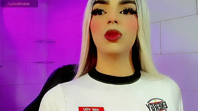 Maddye Fox online show from May 26, 3:15 am