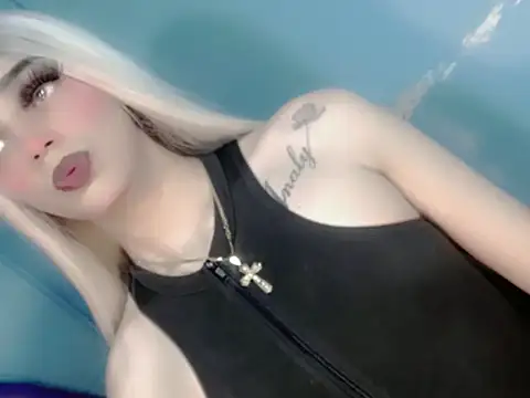 Snapshot of Maddye_Fox chatting on July 4, 4:41 am Maddye Fox online show from July 4, 4:41 am