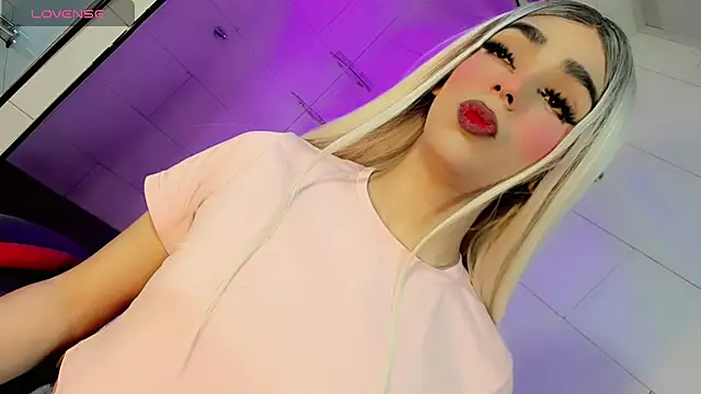 Snapshot of Maddye_Fox chatting on July 1, 3:29 am Maddye Fox online show from July 1, 3:29 am