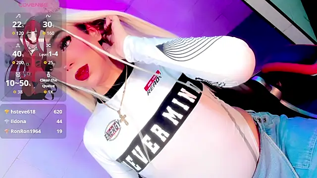 Snapshot of Maddye_Fox chatting on June 19, 3:12 am Maddye Fox online show from June 19, 3:12 am