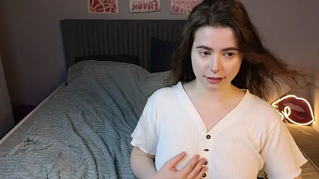 Snapshot of LovingWhisperr chatting on February 19, 1:24 am LovingWhisperr online show from February 19, 1:24 am