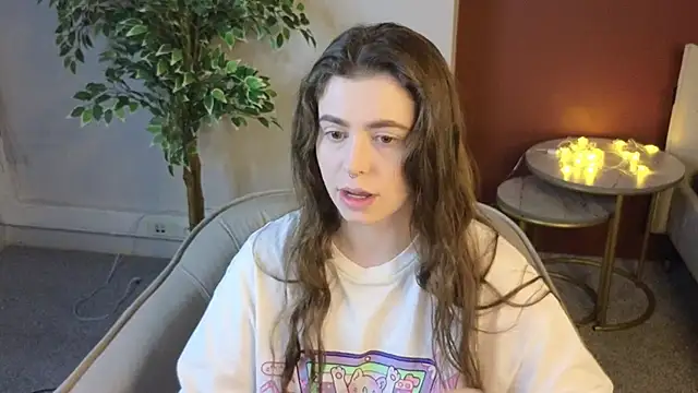 LovingWhisperr online show from April 1, 12:57 am