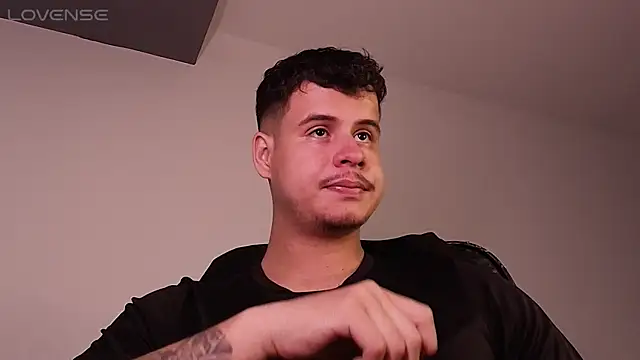 Snapshot of BjornSteel chatting on February 18, 4:21 am BjornSteel online show from February 18, 4:21 am