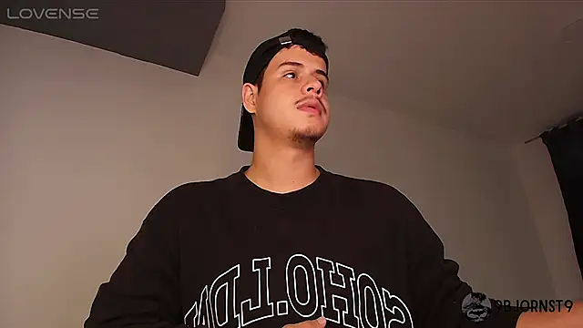 Snapshot of BjornSteel chatting on February 5, 5:14 am BjornSteel online show from February 5, 5:14 am