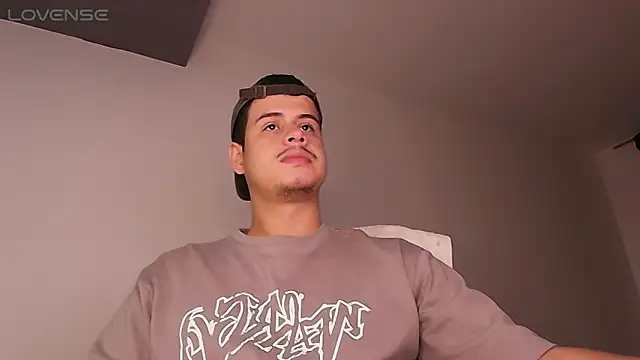 Snapshot of BjornSteel chatting on February 11, 11:37 pm BjornSteel online show from February 11, 11:37 pm