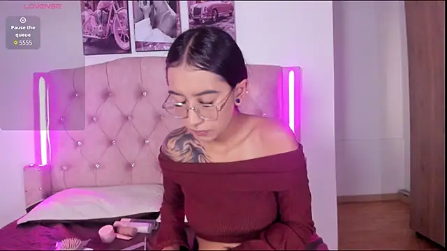 Snapshot of liittle__baby chatting on February 26, 11:54 am liittle baby online show from February 26, 11:54 am