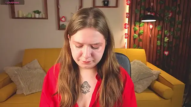 RachelDiRose online show from February 13, 3:17 am