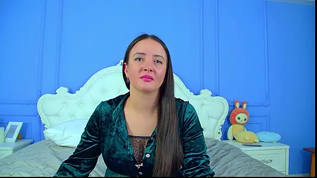 ElinaBellucci online show from February 4, 7:25 am