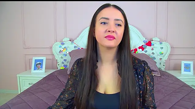 ElinaBellucci online show from February 16, 4:33 am